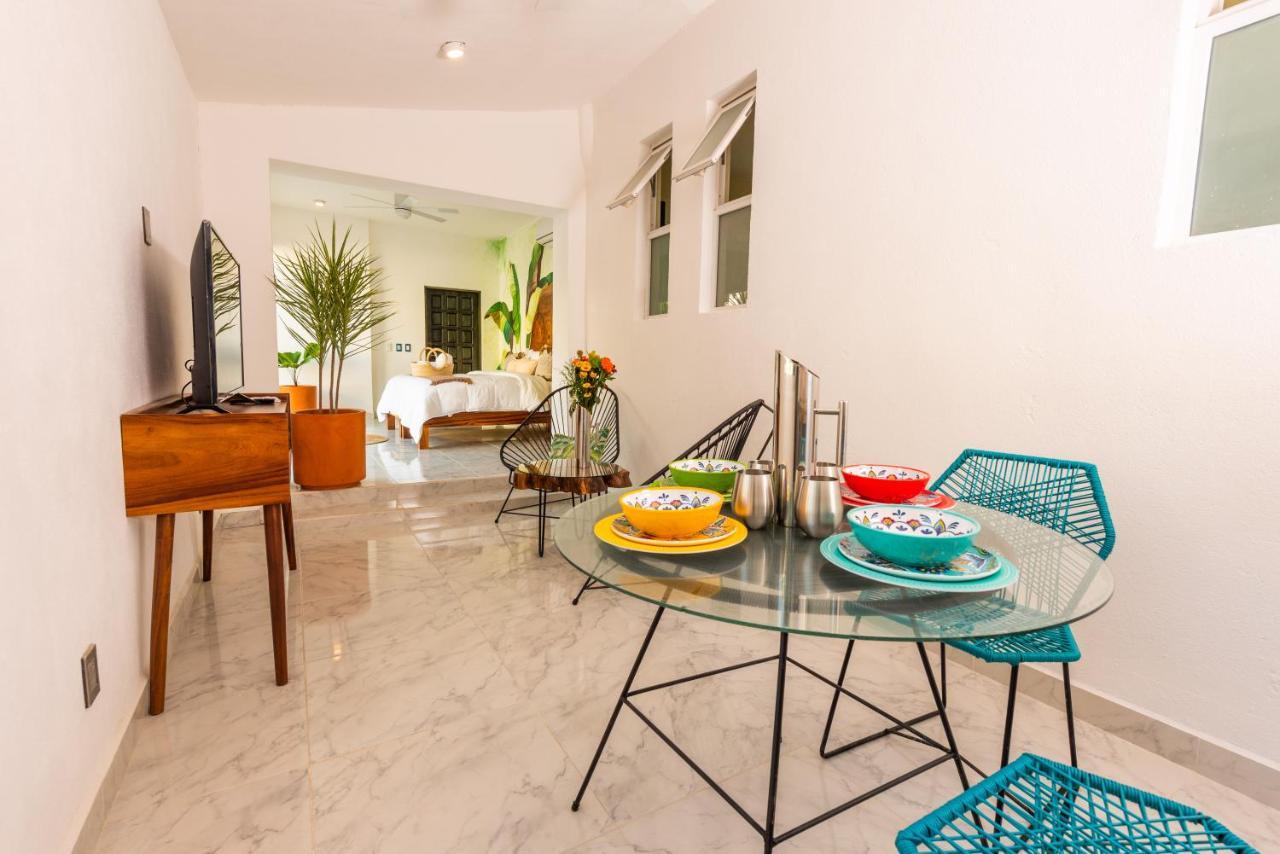 La Casa Blanca Aparthotel Puerto Vallarta Bagian luar foto