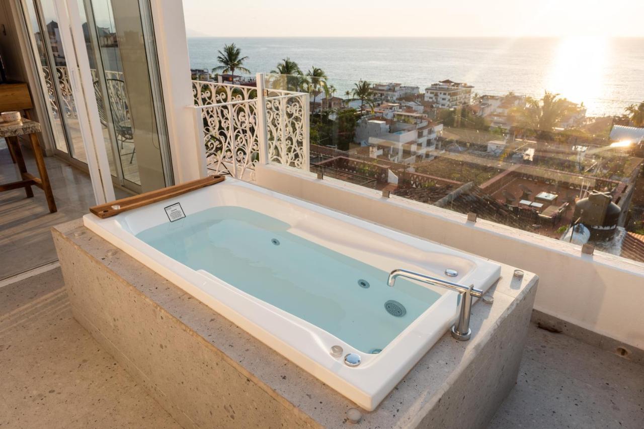 La Casa Blanca Aparthotel Puerto Vallarta Bagian luar foto