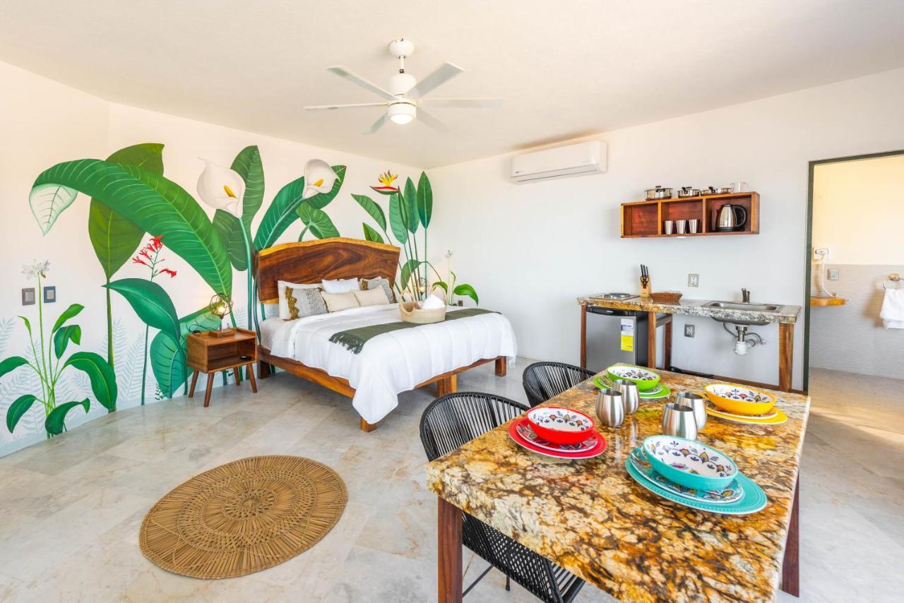 La Casa Blanca Aparthotel Puerto Vallarta Bagian luar foto