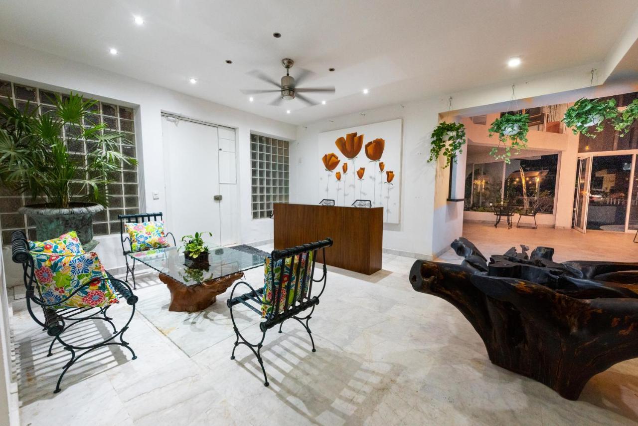 La Casa Blanca Aparthotel Puerto Vallarta Bagian luar foto